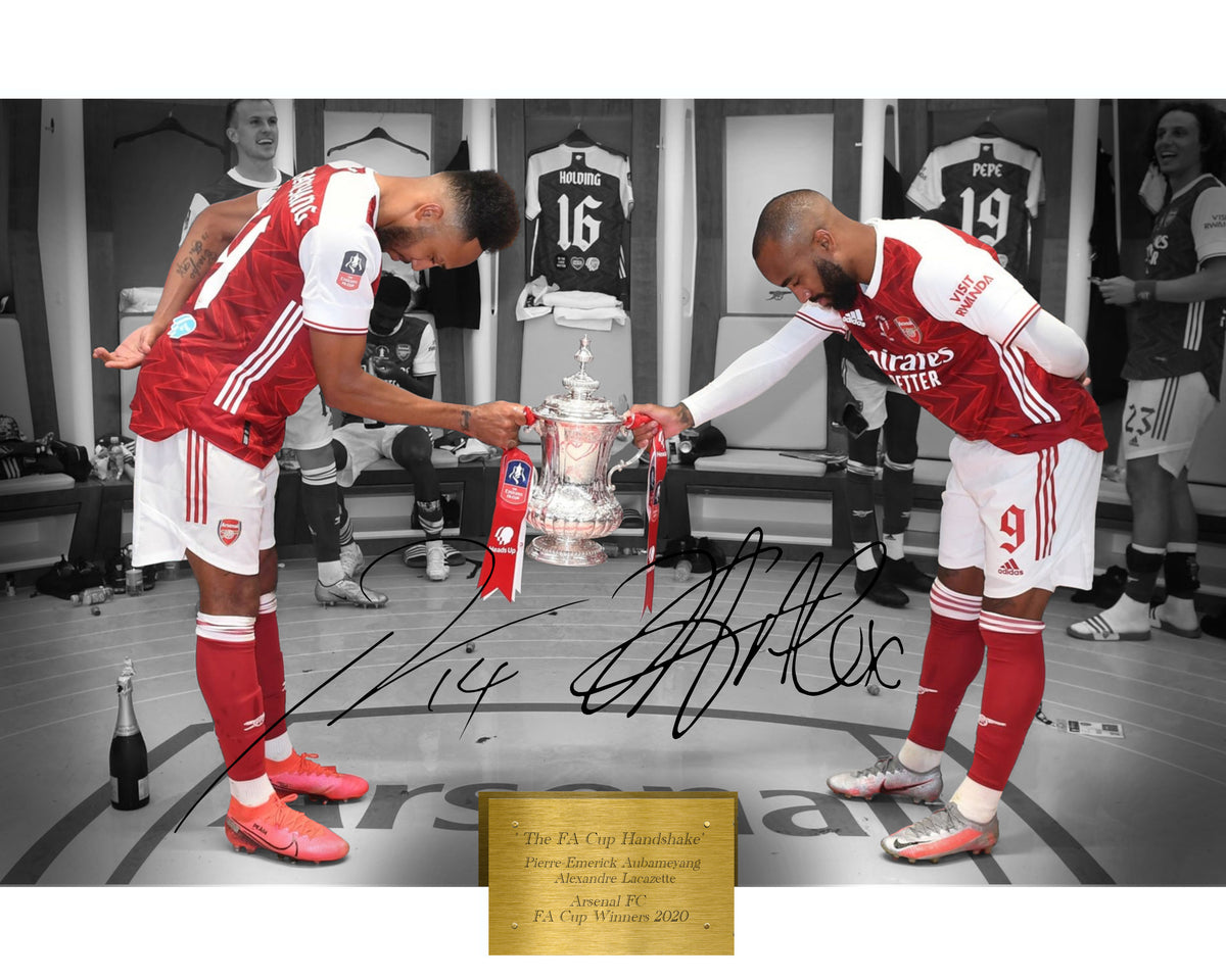 LJ's Pantry on X: Arsenal Bra cake :)#arsenal