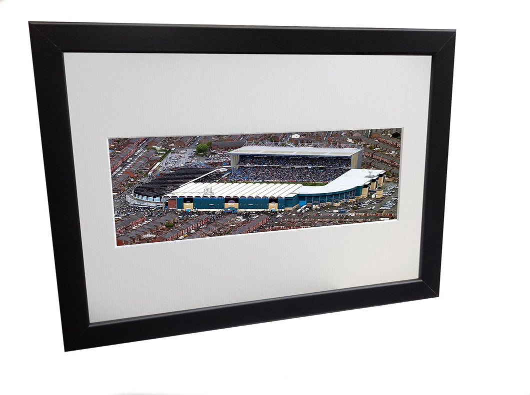 Kitbags & Lockers Maine Road Stadium MATCH DAY Manchester City 12x8 A4 Football Photo Photograph Picture Frame Poster Gift