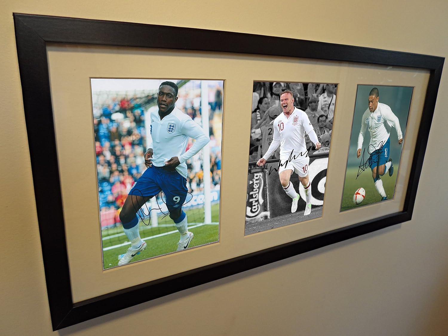 Kitbags & Lockers Signed England Wayne Rooney Danny Welbeck Chamberlain Autographed Photo Picture Photograph