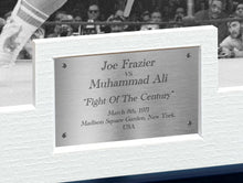 Load image into Gallery viewer, 12x8 A4 &quot;Fight Of The Century&quot; Joe Frazier Vs Muhammad Ali Autographed Signed Photo Photograph Picture Frame Boxing Poster Gift BW